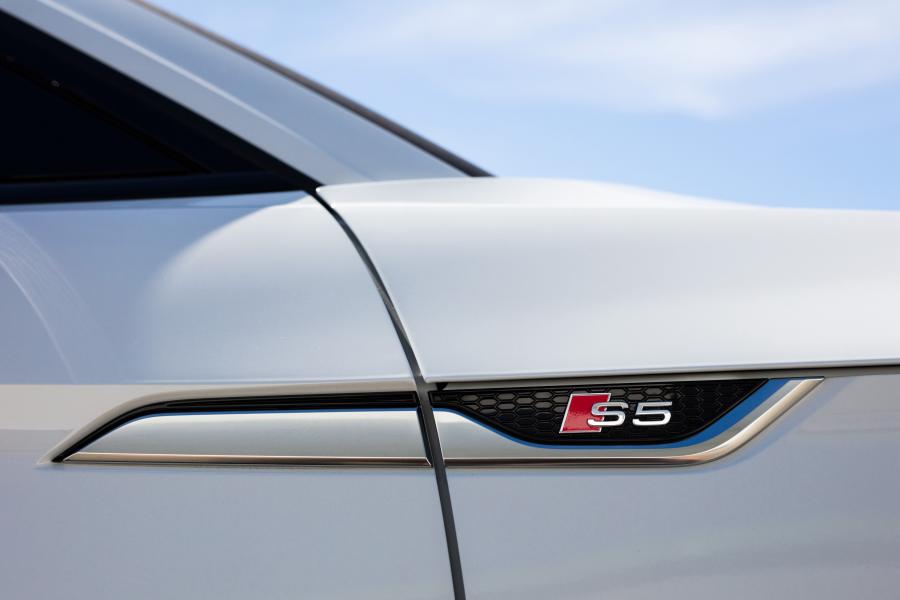 Детали экстерьера Audi S5 Coupe 2017 года  (AU) (фото 2 из 26)